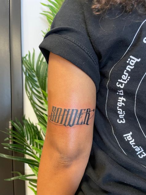 @kookdloop Tunnel Vision Tattoo, Sonder Tattoo Design, Sonder Tattoo Ideas, Tattoo Ideas Black People, Scattered Tattoos, Above Knee Tattoos Women, Aj Tattoo, Back Tattoo Women Spine, Henna Ink