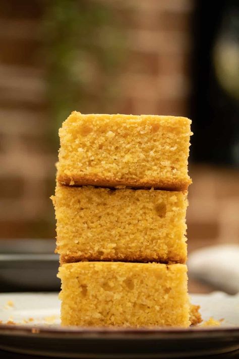 This buttermilk dairy free cornbread is Southern classic just like grandmas! This recipe is vegan and is perfect to add to your vegan soul food recipe collection. This is perfectly served along side with some black eyed peas, butter beans, and collard greens! Buttery Cornbread Recipe, Cornbread Dinner, Healthy Cornbread, Buttery Cornbread, Buttery Corn, Easy Cornbread, Best Cornbread Recipe, Cornbread Cake, Buttermilk Cornbread