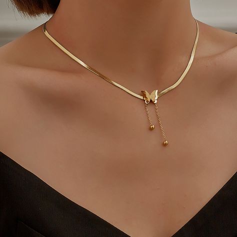 Chains Aesthetic, Butterfly Necklace Gold, Charm Choker Necklace, Romantic Necklace, Crystal Heart Pendant, Butterfly Pendant Necklace, Trendy Necklaces, Chain Choker Necklace, Butterfly Necklace