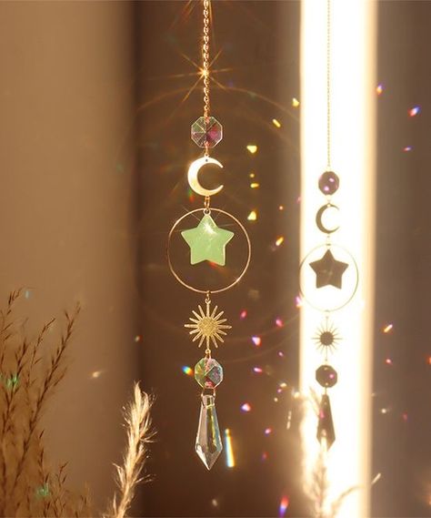 Crystal Ideas, Crystal Suncatchers Diy, Wand Crystal, Deco Studio, Crystal Suncatcher, Moon Light, Rainbow Maker, Sun Light, Crystal Suncatchers