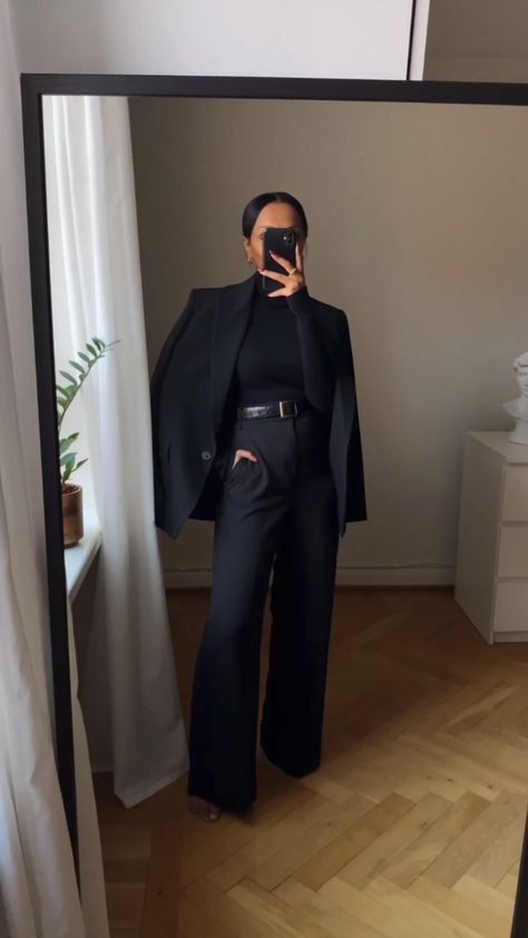 Corporate Goth Outfits Aesthetic, Black Blazer Office Outfit, Femmeblk Outfits, Professional Black Outfits, Black Corporate Outfit, Black Blazer Outfits For Women Work, Outfit With Black Blazer, Femmeblk Instagram, All Black Work Outfits