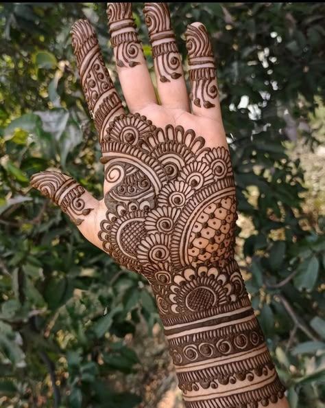 Mehendi Designs For Hands Right Hand, Latest Mahendi Design Front Hand, Front Right Hand Mehndi Designs Simple, Mehandi Designs In Front Hand, Mehendi Front Designs For Hands, Front Mehendi Designs Beautiful Simple, Henna Art Designs Front Hand, Old Mehndi Designs Front Hand, Mehndi For Front Hand Simple