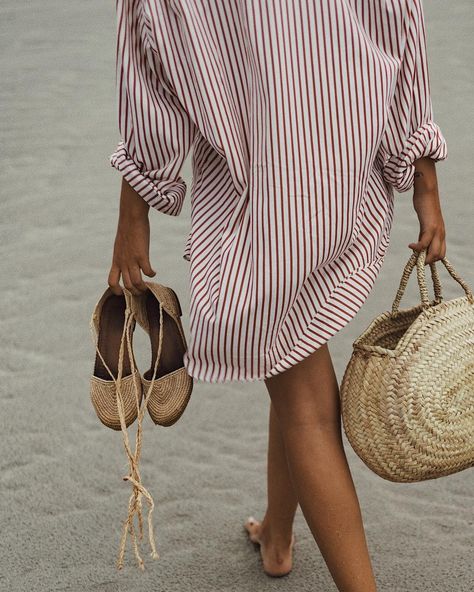 Strand Outfit, Mode Tips, Stripe Outfits, Bags And Shoes, Bohol, Summer Inspiration, Mode Inspo, Summer Ready, Denim Overalls