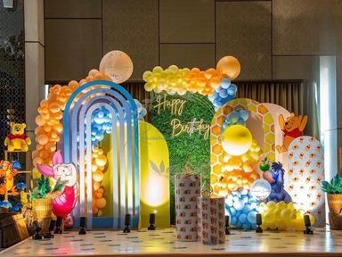 Create your baby's first birthday extra special with our charming First Birthday Decorations in Delhi! Renowned Events offer a wide range of themes, decorations, and personalized touches to make sure this milestone is famous in style. Contact us more information. Birthday Party Paper Decorations, First Birthday Decorations Boy, 1st Birthday Decoration, Birthday Balloon Decoration, Nemo Birthday Party, Birthday Theme Decoration, Nemo Birthday, Simple Stage Decorations, Baby Birthday Decorations