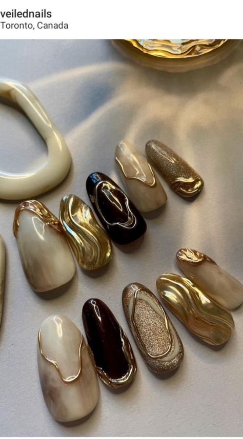 Nail Art With Gold Chrome, Copper And Gold Nails, Green Jewel Nails, Brown With Gold Nails, Brown Pearl Nails, Brown And Silver Nails, Gold Brown Nails, Marble Gold Nails, Nails Brown And Gold