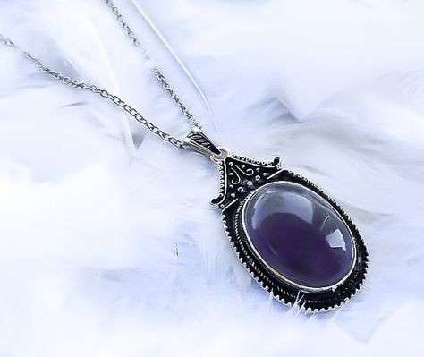 Amethyst Amulet Necklace, Evil Queen Necklace, Purple amulet, Regina Necklace, Sorerer Necklace, Fairytale jewelry, Purple stone pendant Purple Amulet, Evil Queen Cosplay, Necklaces Amethyst, Fairytale Jewelry, Fantasy Purple, Amethyst Jewellery, Queen Cosplay, Amethyst Stone Necklace, Queen Necklace