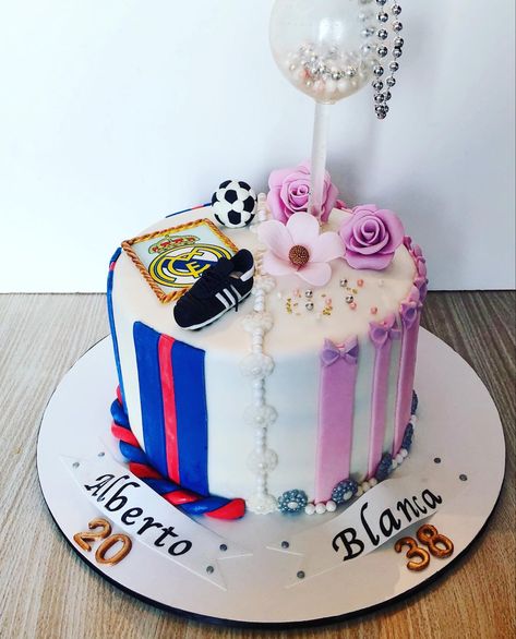 Multi Person Birthday Cake Ideas, 2 Themes In One Cake, Multiple Person Birthday Cake, Two Sided Cake Birthdays, 2 Person Birthday Cake, One Cake For Two People Birthday, Unisex Cake Design, Two Cakes Side By Side, Birthday Cake For Two Sisters