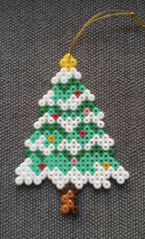 Perler Beads Christmas Tree Pattern, Melty Beads Ideas Christmas, Xmas Perler Beads, Christmas Tree Perler Bead Patterns, Hama Beads Christmas Tree, Christmas Tree Hama Beads, Perler Christmas Tree, Christmas Pearl Beads Pattern, Hamma Beads Ideas Christmas