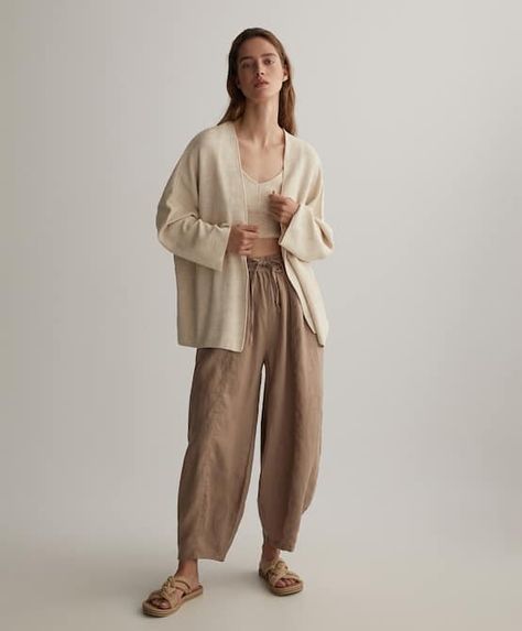 Japandi Fashion Style, Japandi Clothing, Japandi Outfits, Smart Loungewear, Japandi Fashion, What To Wear Photoshoot, Flowy Outfits, Minimal Clothes, Hijab Fashion Summer