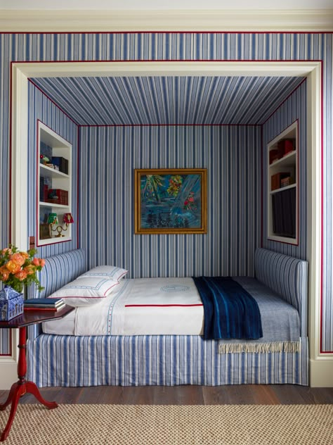 Built-in bed with shelving and blue striped wallpaper by Katie Ridder Inc. Alcove Bed, Sleeping Nook, Bed Nook, Bedroom Nook, Narrow Rooms, Built In Bunks, Built In Bed, Top Bunk, Casa Vintage