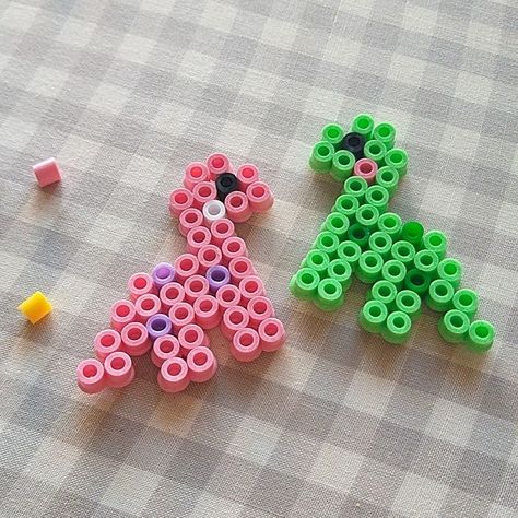 Harmer Beads Ideas, What To Make With Fuse Beads, Pearler Bead Dino, Bead Art Ideas Cute, Perler Beads Ideas Dinosaur, Dinosaur Fuse Beads, Perla Bead Ideas, Heat Beads Ideas, Pearl Or Beads Designs