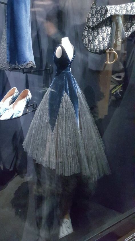 Dior Museum, Dior Designer Of Dreams, House Of Dior, Dior Gown, Miniature Dress, Dior Dress, Dior Designer, فستان سهرة, Vintage Couture