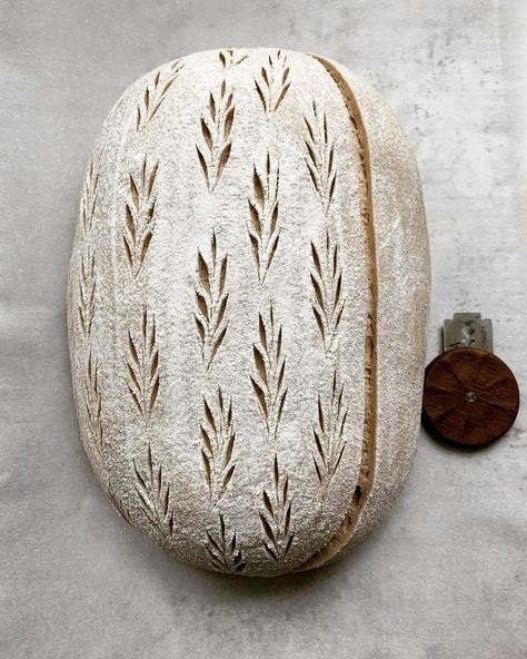 Bread Scoring Patterns, Bread Scoring, Sourdough Loaf, Bread Lame, Sourdough Starter Discard Recipe, Real Bread, Homemade Sourdough Bread, Artisan Bread Recipes, Bread Art