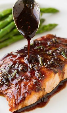 Balsamic Glazed Salmon, Salmon Recipes Baked Healthy, Salmon Glaze Recipes, Butter Salmon, Healthy Salmon, Fish Recipes Healthy, Baked Salmon Recipes, Salmon Dishes, Glazed Salmon