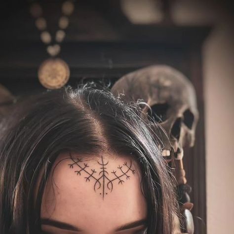 Feminine Forehead Tattoo, Face Tattoos For Women Forehead, Viking Neck Tattoos Women, Rune Face Tattoo, Nordic Face Tattoo, Witchy Face Tattoo, Forehead Tattoo Woman Hairline, Delicate Face Tattoo, Moon Forehead Tattoo