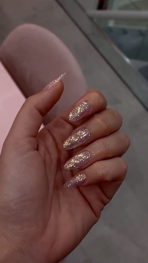 growth.idea.manicure on Instagram: Ослепительно 🤩🤩🤩 @sarahhashcroft Neutral Prom Nails, Almond Sparkle Nails, Glitter Almond Nails, Sparkle Nail Art, Sparkling Nails, Nails Sparkle, Sparkle Nails, Elegant Nails, Prom Nails