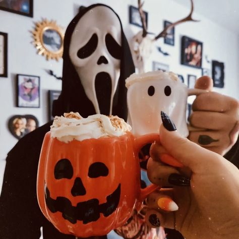 Halloween Lifestyle, Coffee Mug Aesthetic, Mug Aesthetic, Horror Aesthetic, Fall Room, Fall Room Decor, Halloween Coffee Mug, Picture Mugs, Halloween Mugs