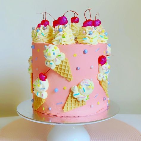 Cakes that inspire posted on Instagram: “Really love the colors just so cheerful 💗⠀⠀⠀⠀⠀⠀⠀⠀⠀ .⠀⠀⠀⠀⠀⠀⠀⠀⠀ .⠀⠀⠀⠀⠀⠀⠀⠀⠀ .⠀⠀⠀⠀⠀⠀⠀⠀⠀ By…” • See 1,676 photos and videos on their profile. Ice Cream Theme Birthday Cake, Pastel Color Cake, Ice Cream Theme Cake, Candy Theme Cake, Ice Cream Birthday Party Theme, Color Cake, Cream Pastel, Theme Birthday Cake, Special Birthday Cakes