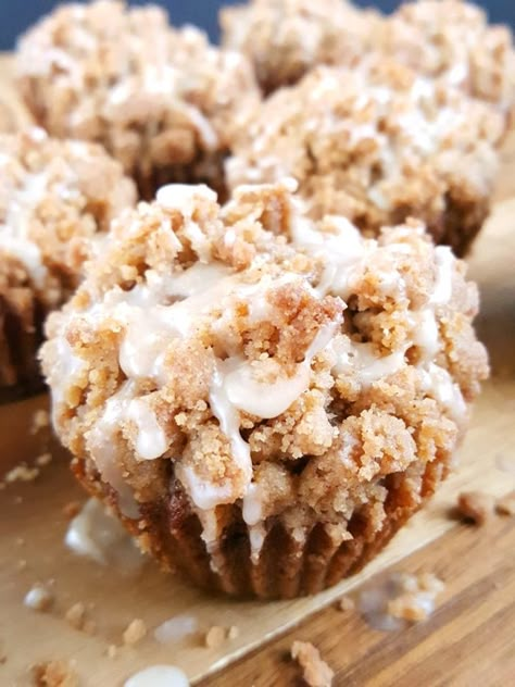 Coffee Cake Banana Bread, Moist Banana Muffins, Banana Bread Muffin Recipe, Cake Banana Bread, Banana Recipes Overripe, Sour Cream Banana Bread, Banana Coffee Cakes, Banana Blueberry Muffins, Banana Crumb Muffins