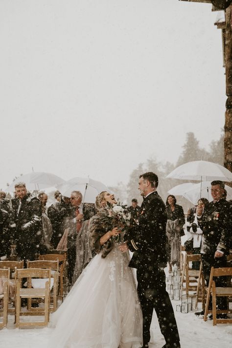 breckenridge colorado winter wedding Snowy Wedding Reception, Banff Winter Wedding, Winter Wedding Castle, Winter Wonderland Photography, Winter Wedding Mountains, Winter Castle Wedding, Cozy Winter Wedding Aesthetic, Wedding Winter Theme, Small Winter Wedding Ideas