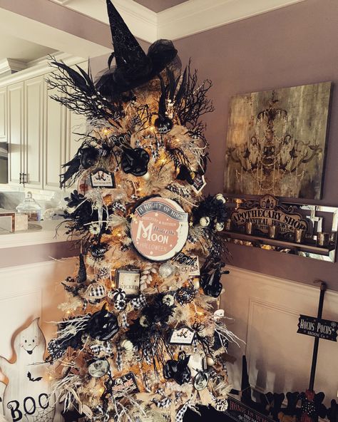 Christmas Tree Halloween Decor, Black Halloween Christmas Tree, Year Round Halloween Home Decor, White Halloween Tree, Halloween Christmas Tree Ideas, Halloween Trees Ideas, Spooky Halloween Tree, Halloween Tree Decorations, Black Christmas Decorations