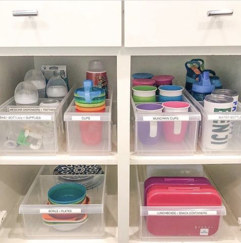 Kids Plate Storage, Toddler Plates Organization, Kids Kitchen Cabinet Organization, Sippy Cup Organization Storage, Baby Dishes Organization, Baby Food Storage Organization, Bib Storage Ideas, Kitchen Baby Organization, Toddler Dishes Organization