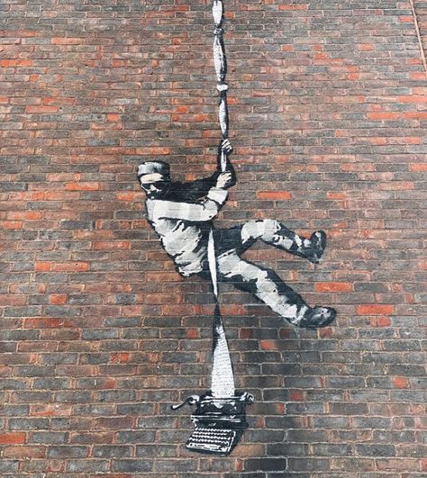 banksy says he will raise £10m to buy reading prison and turn it into an art center Perimeter Wall, Banksy Mural, Banksy Artwork, Nyc Street Art, Banksy Wall Art, Escape Artist, Street Art Banksy, Graffiti Words, Banksy Graffiti