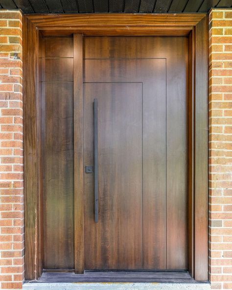 We will go the extra mile to make your door designs a reality 💯 . 🚪| Single Door with Sidelight 🪵| Veneer Sapele Mahogany ✨| Ebony… | Instagram Mahogany Door Front Entry, Front Wooden Door, Veneer Door Design, Door With Sidelight, Wooden Entrance Door, Single Main Door Designs, Cottage Entryway, Wooden Entrance, Front Door Designs