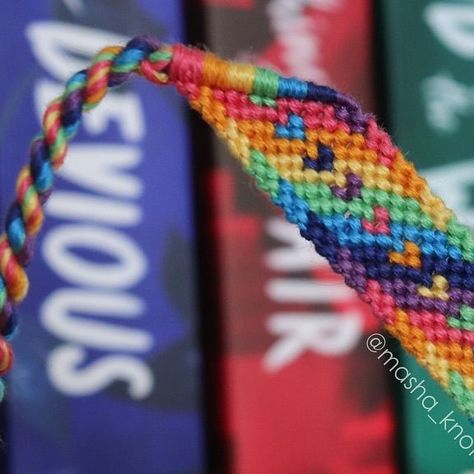 Masha Knots on Instagram: "This seemingly complex pattern only has two repeating rows! It’s actually quite simple to create! And it looks GORGEOUS 🥹 ⠀ The rainbow hearts bracelet tutorial is out now! ❤️🧡💛💚💙💜 ⠀ 🔸 Pattern 162310 🔸 Tutorial available: “Rainbow Hearts”" Rainbow Bracelet Patterns, Masha Knots, Hearts Bracelet, Rainbow Macrame, Bracelet Inspo, Rainbow Hearts, Rainbow Bracelet, Bracelet Ideas, Rainbow Heart