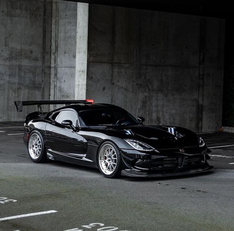 Bad-ass Dodge Viper Srt Viper Gts, Dodge Viper Aesthetic, Dodge Aesthetic, Doge Viper, Dodge Viper Acr, Viper Car, Srt Viper, Dodge Viper Srt10, Dr Car