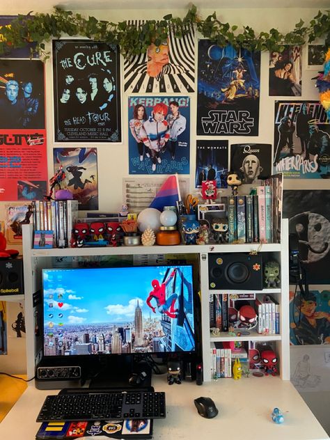 Future Bedroom Ideas, Nerd Room, The Wombats, Cool Room Decor, Desk Wall, Chill Room, Retro Room, Room Redesign, Anime Room