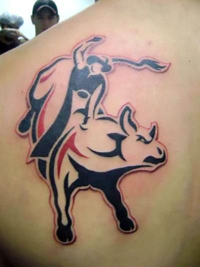 Black and red bull riding tattoo. Bullriding Tattoos, Western Tattoos Ideas, Tattoos Western, Antler Tattoos, Cowboy Tattoos, Country Tattoos, Cross Tattoo For Men, Bull Tattoos, Western Tattoos