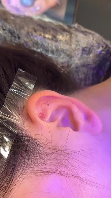 Black And White Rose Tattoo, Small Face Tattoos, Glow Tattoo, Face Tattoos For Women, Behind Ear Tattoos, Uv Tattoo, Ear Tattoo Ideas, Tattoo Techniques, Small Pretty Tattoos