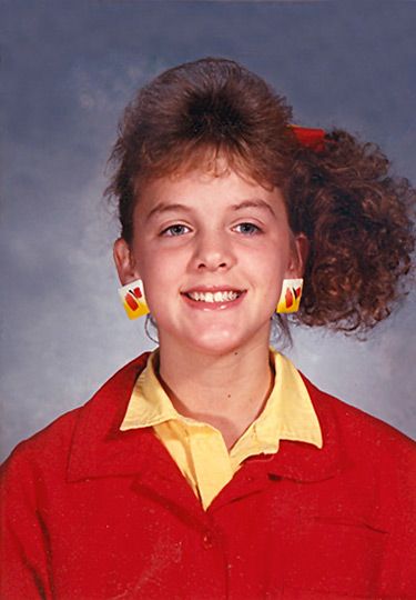 Middle school fashion in the 80s Worst Haircut Ever, Childrens Hairstyles, Side Pony, 70s Hair, Bad Haircut, Side Ponytail, Bad Kids, Kids Hair Cuts, School Photos