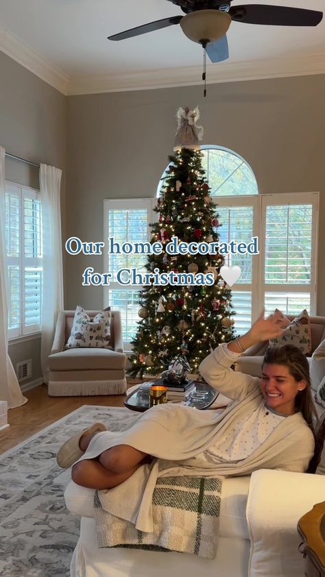 Lunden And Olivia Aesthetic, Lunden And Olivia Home, Lunden And Olivia, Dream Aesthetic, Holiday Vibes, Ready For Christmas, Anniversary Dates, All Things Christmas, New Homes