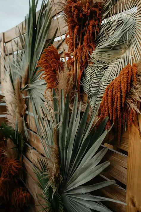 Brooklyn Rooftop, Palm Sunday Decorations, Palm Leaf Decor, Dried Palm Leaves, Easter Outdoor, Palm Wedding, Stunning Wedding Venues, Stunning Sunset, Palm Tree Leaves