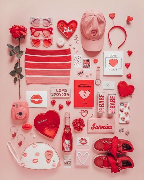 Check out 100 quirky and alternative Valentine’s Day gift ideas to suit all budgets. Valentines Day Aesthetic, Alternative Valentines, Event Planning Guide, Valentines Gift Bags, Valentines Inspiration, Day Aesthetic, Unique Valentines Day Gifts, Heart Candy, Be My Valentine