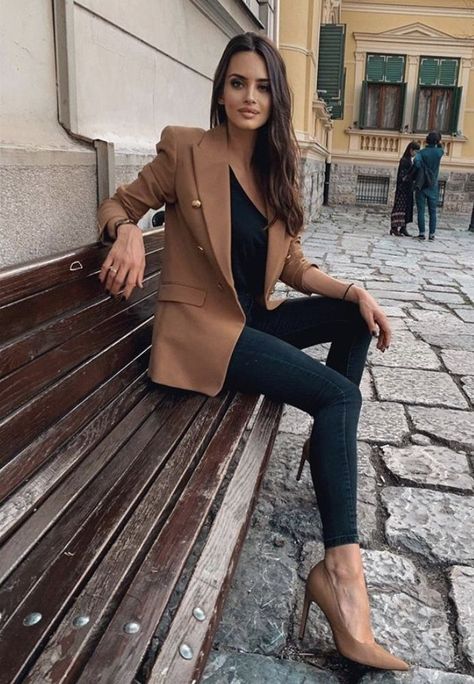 81ca0262c82e712e50c580c032d99b60 Business Casual Outfits, Professional Outfits, Stil Elegant, Ținută Casual, Elegantes Outfit, Effortless Elegance, Casual Work Outfits, Looks Chic, Work Outfits Women