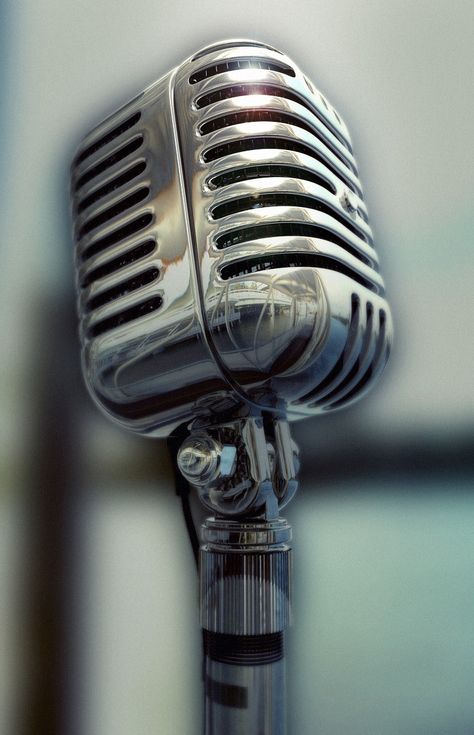 Old Time Microphone Old School Microphone, Studio Mic, Whiskey Logo, Golden Age Of Radio, Drama Stage, Luna Guitars, Radio Drama, Podcast Studio, Foto Top