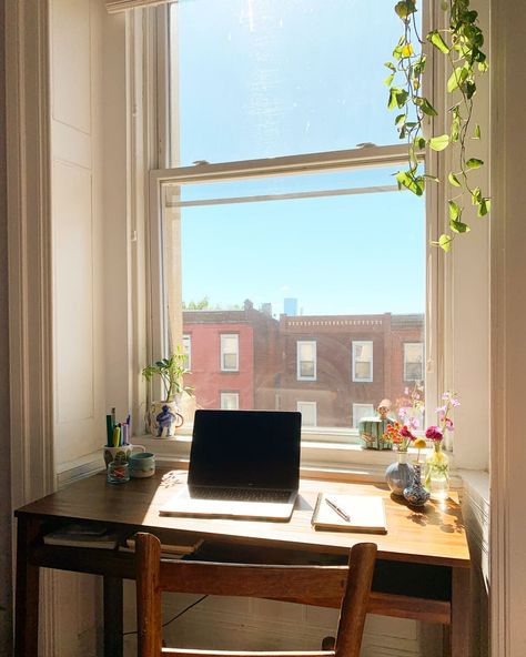 Desk Aesthetic Window, Desk Ideas In Front Of Window, Desk In Front Window, Aesthetic Desk In Front Of Window, Workspace In Front Of Window, Study Window Aesthetic, Desk By Window Aesthetic, Aesthetic Study Desk Window, Window Nook Desk