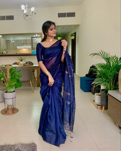 Designer Blouse Ideas, Silk Saree Blouse Designs Patterns, Fashionable Saree, Blue Silk Saree, Cotton Saree Blouse Designs, Simple Saree Designs, Cotton Saree Blouse, Blouse Ideas, New Saree Blouse Designs