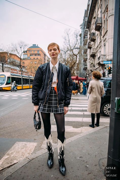 Tartan Street Style, Amsterdam Street Style, Photoshoot Set, Punk Street Style, Street Style Tokyo, Berlin Fashion Street, Denim Fits, Punk Chic, Botas Western