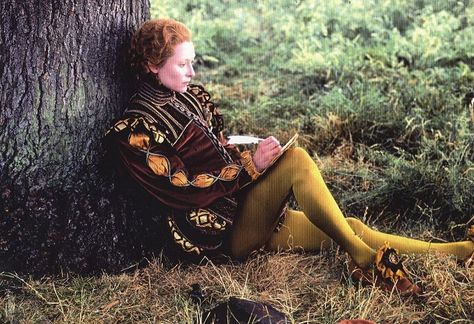 Tilda Swinton as Orlando - an absolutely gorgeous film of an absolutely entrancing book Orlando Virginia Woolf, Orlando Film, Elizabethan Costume, Sandy Powell, Tilda Swinton, Virginia Woolf, Film History, Period Costumes, Fantasy Fashion