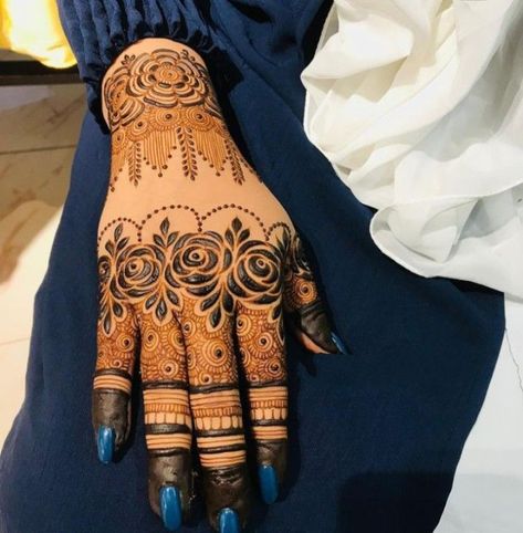 Pakistani Mehndi Designs, Short Mehndi Design, Back Hand Mehndi, Eid Mehndi Designs, Simple Mehndi Designs Fingers, Very Simple Mehndi Designs, Modern Mehndi Designs, Stylish Mehndi, Mehndi Decor