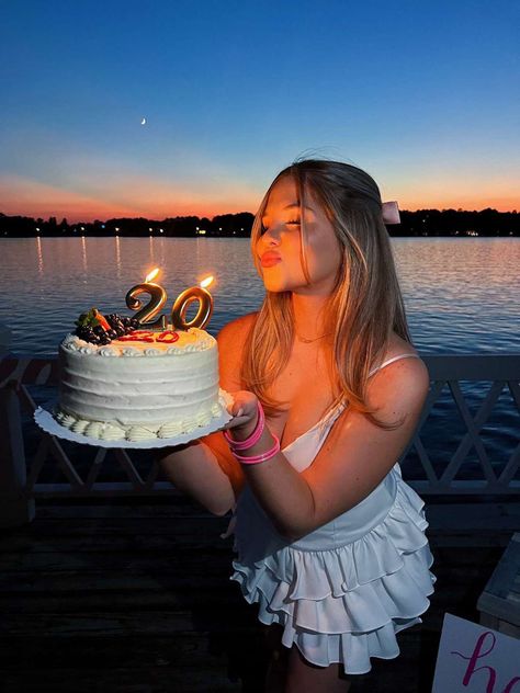 Birthday poses Birthday Cake Beach Photoshoot, Sunset Birthday Photoshoot, Beach Bday Photoshoot, Beach Birthday Pictures, Sweet16 Photoshoot, Birthday Beach Pictures, Beach Birthday Photoshoot, Birthday Poses, Lake Birthday