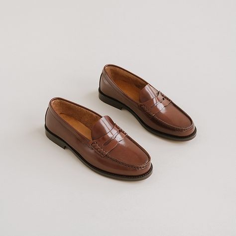 Mocassins femme en cuir glacé marron | Jonak Business Casual Summer, Unique Models, Brown Loafers, Office Shoes, Pointed Heels, Mary Jane Heels, Platform Boots, Shoe Style, Loafers For Women