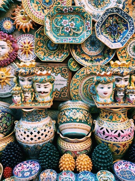 Sicilian Aesthetic, Sicilian Pottery, Sicilian Ceramics, Italian Plates, Visit Sicily, Italian Decor, Italian Pottery, Sicily Italy, Pottery Shop