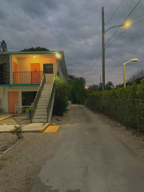 Florida Hotel Aesthetic, Florida Man Aesthetic, Florida Trash Aesthetic, 90s Florida Aesthetic, Florida Motel Aesthetic, 90s Tropical Aesthetic, Small Town Florida Aesthetic, Florida Neighborhood Aesthetic, Rural Florida Aesthetic