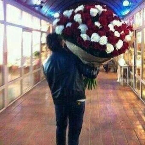 Ian Somerhalder gave roses to Nina on Valentine's Day! ♥ Ian Joseph Somerhalder, Angry Women, Lessons Learned In Life, My Funny Valentine, Ian Somerhalder, When You Know, Rose Bouquet, Lessons Learned, The Vampire Diaries