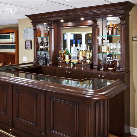 custom-man-cave-design Bar Unit Design, Indoor Bars For Home, Indoor Bar Ideas, Dark Wood Bar, Wooden Home Bar, Mahogany Bar, Bar Design Home, Wet Bar Designs, Barra Bar